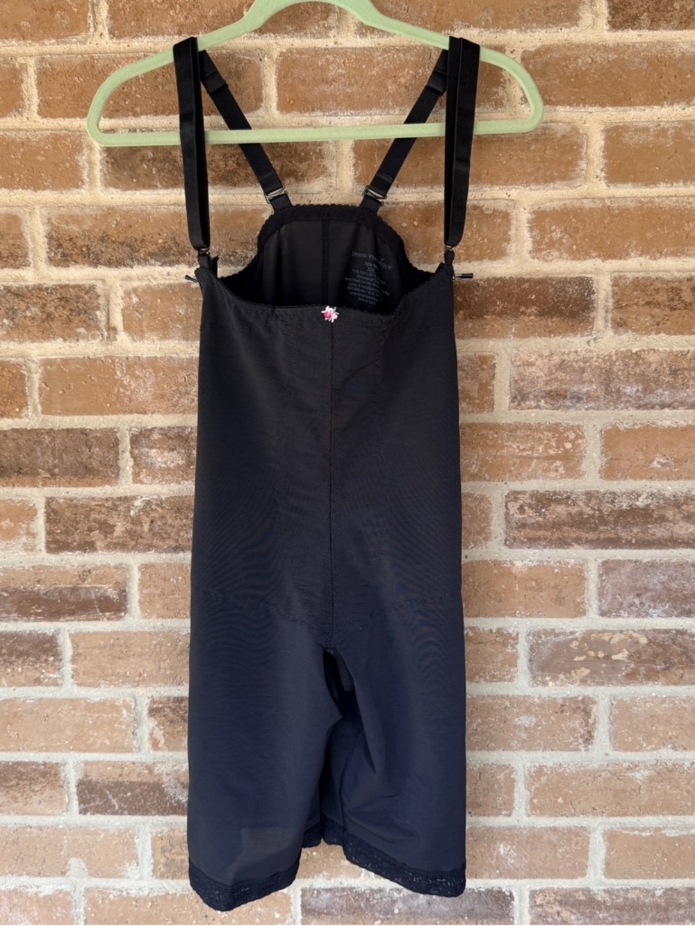 High-Compression Black Shaping Bodysuit with Adjustable Straps